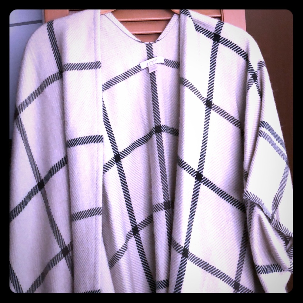 The Loft poncho beige and black one size fits all